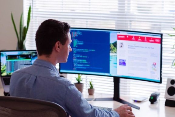 How to Become a Professional Freelancer in 2022: The Top Methods You Must Use